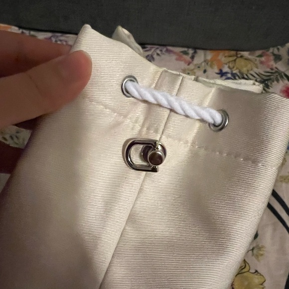 ❌SOLD❌Dior Beige /cream cosmetic convert to crossbody bag - Picture 4 of 13